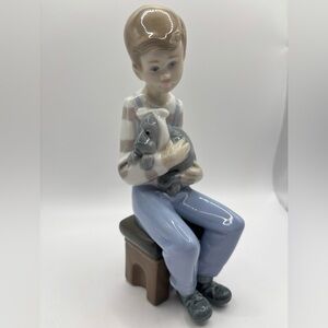 Lladro Nao Friend In Need Porcelain Figurine Sick Puppy Dog Stool 1050, 1987